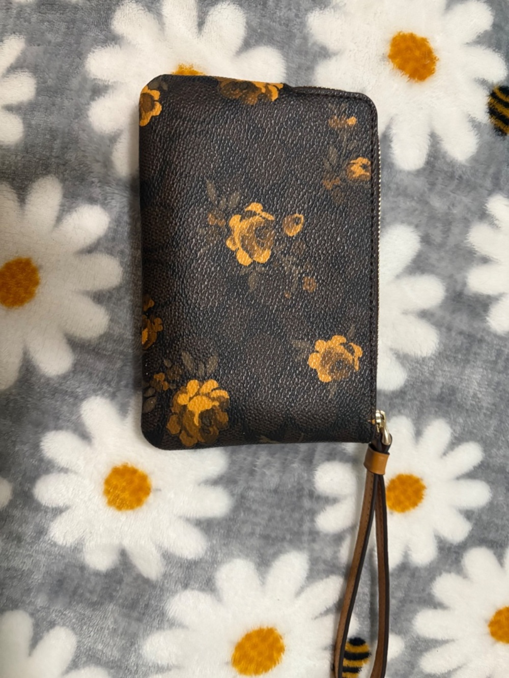 Coach Wristlet - Picture 2 of 4